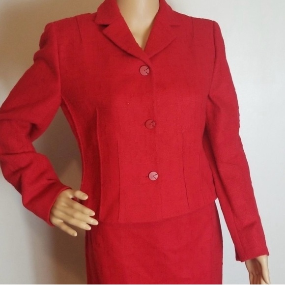 Valentino red suit - Picture 2 of 7